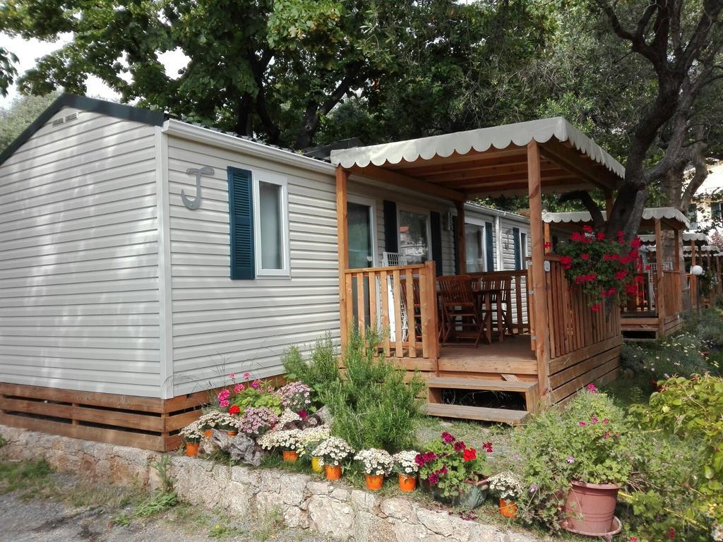 Camping Delfino 알벤가 외부 사진